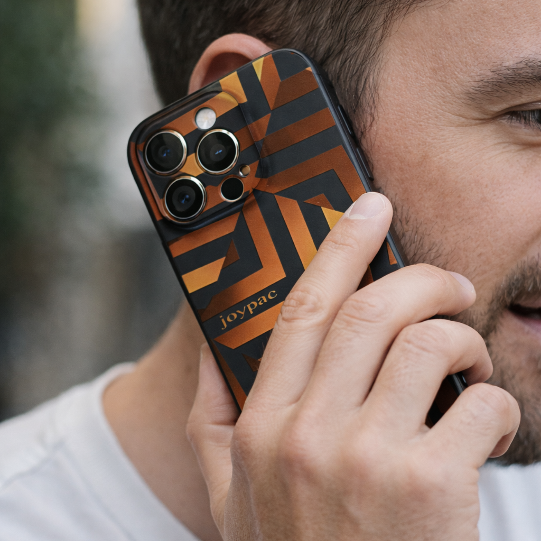 Etui iPhone 15 Pro Max JOYPAC, TPU czarne złote geometryczne