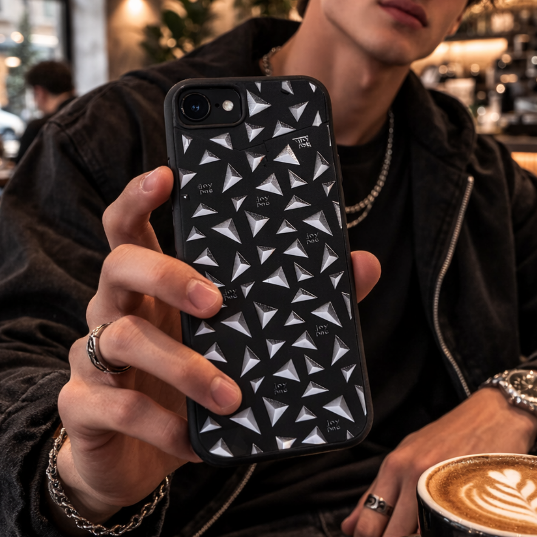 Etui iPhone SE/8/7 JOYPAC z TPU, czarne geometryczne