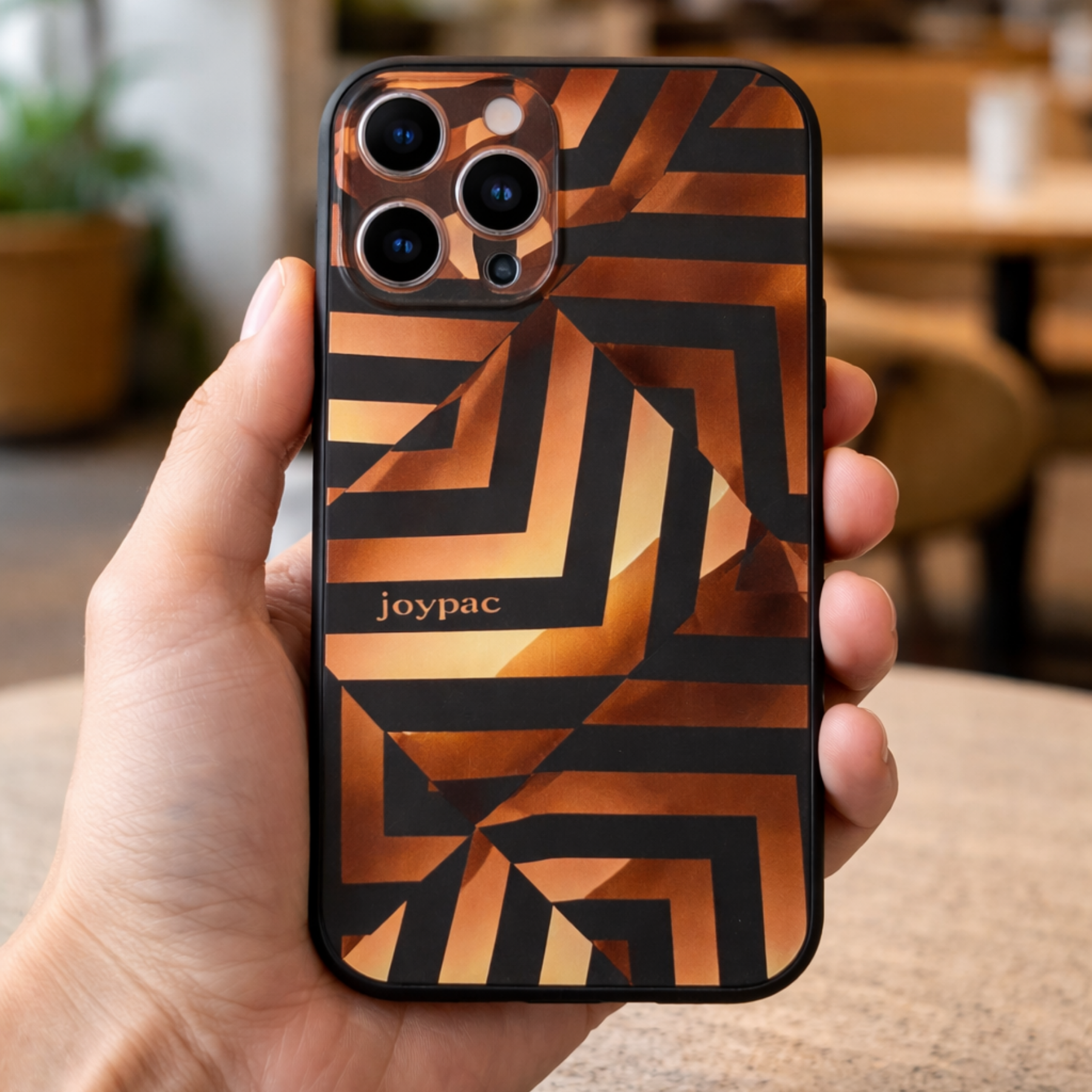 Etui iPhone 13 Pro Max JOYPAC z TPU, czarne, złote geometryczne